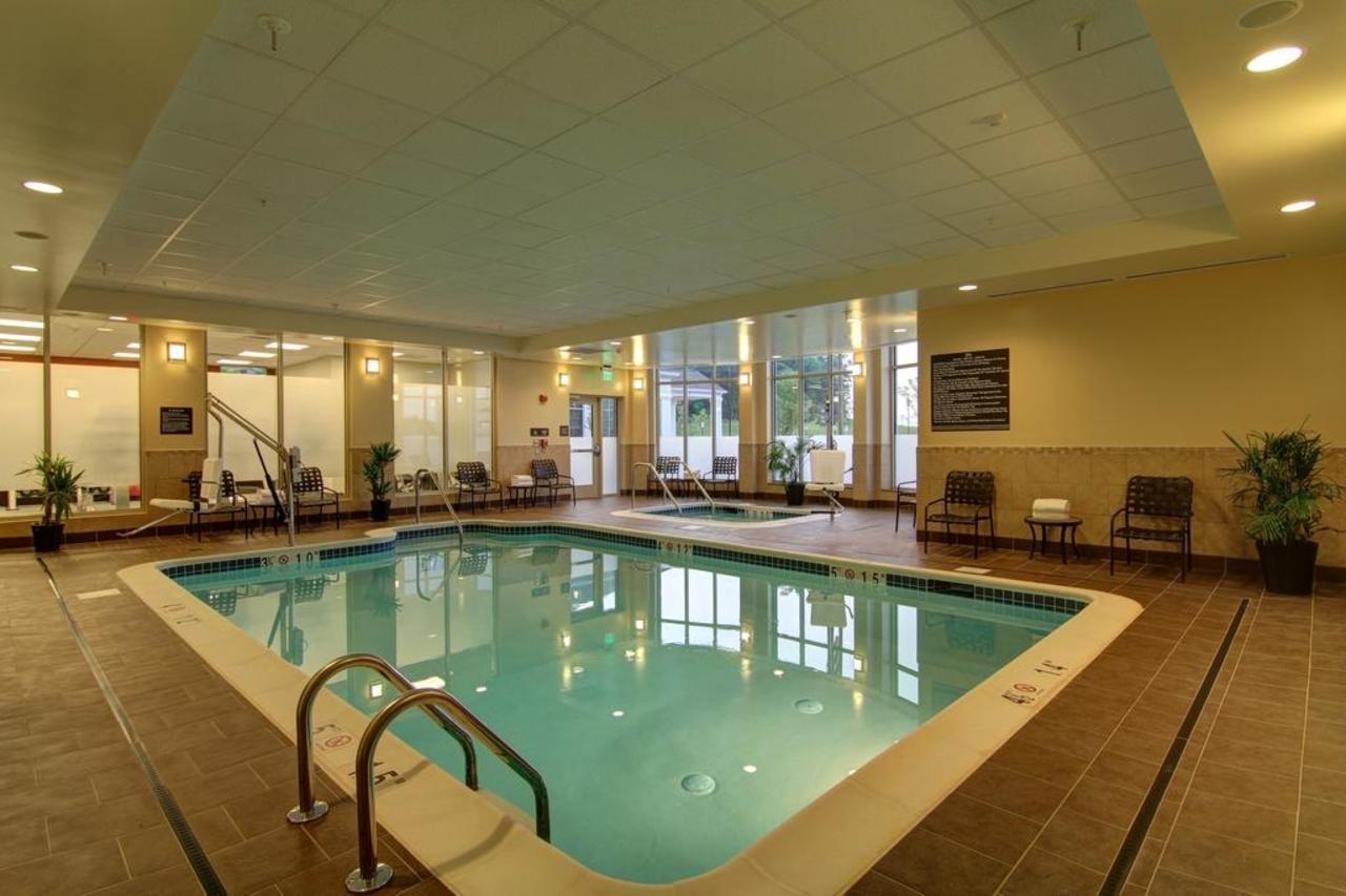Hilton Garden Inn Woodbridge Dış mekan fotoğraf