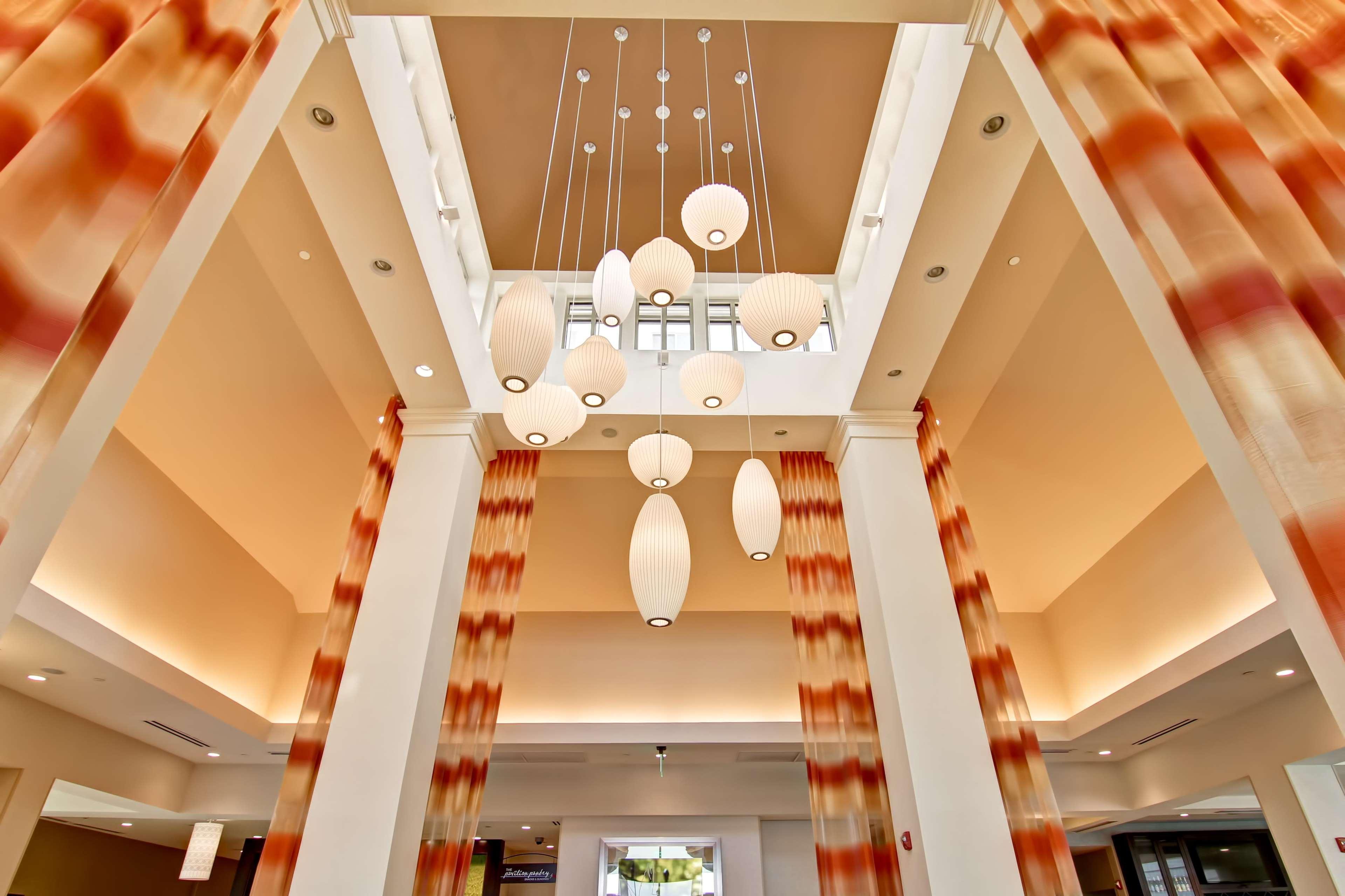 Hilton Garden Inn Woodbridge Dış mekan fotoğraf