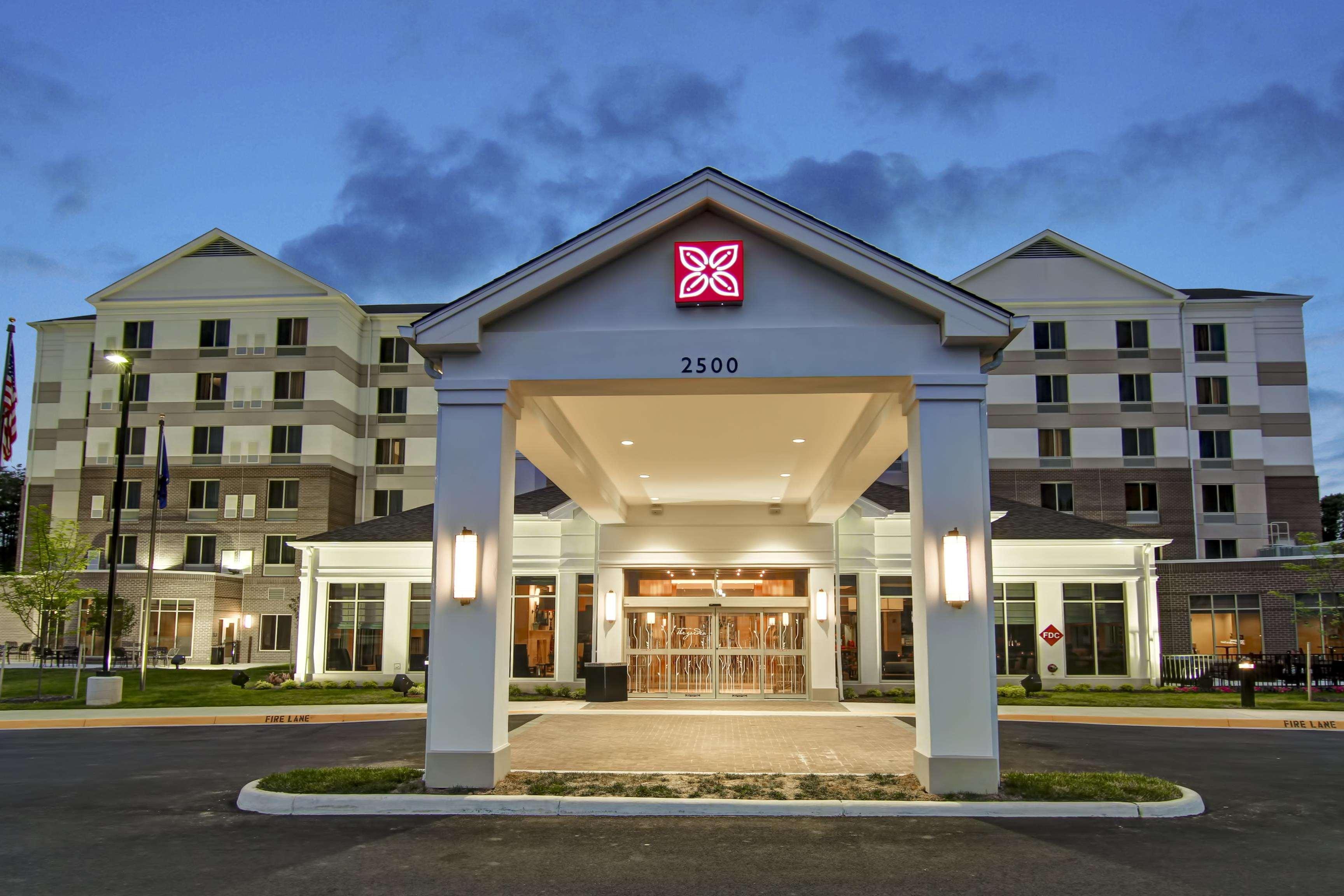 Hilton Garden Inn Woodbridge Dış mekan fotoğraf
