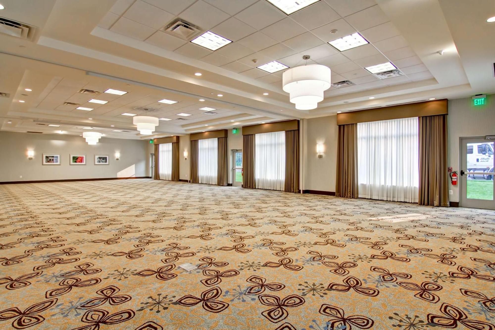 Hilton Garden Inn Woodbridge Dış mekan fotoğraf