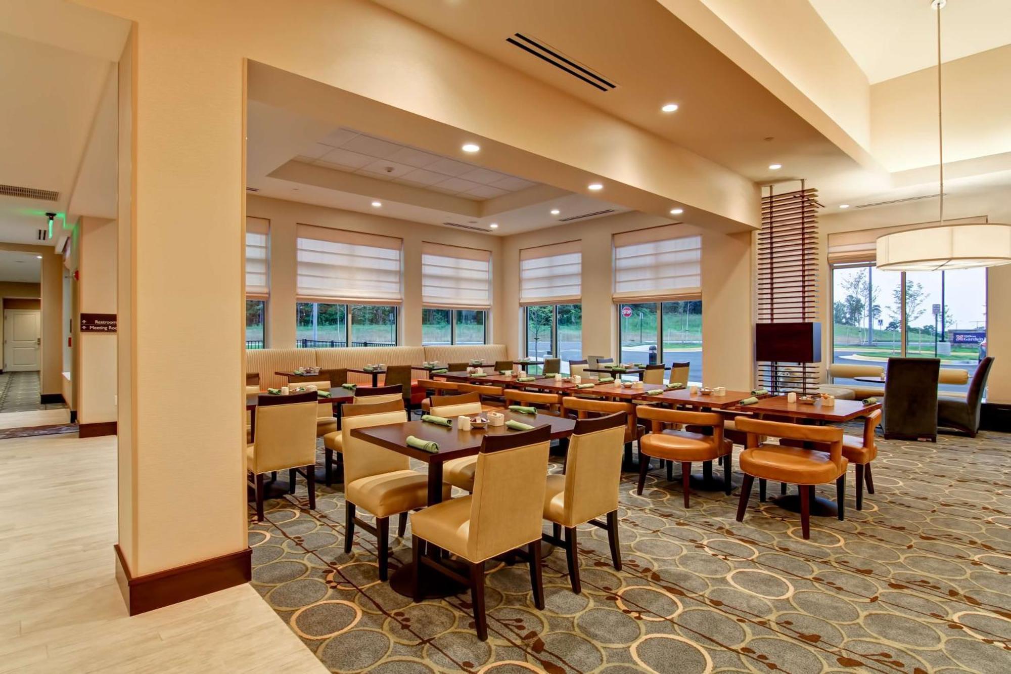 Hilton Garden Inn Woodbridge Dış mekan fotoğraf