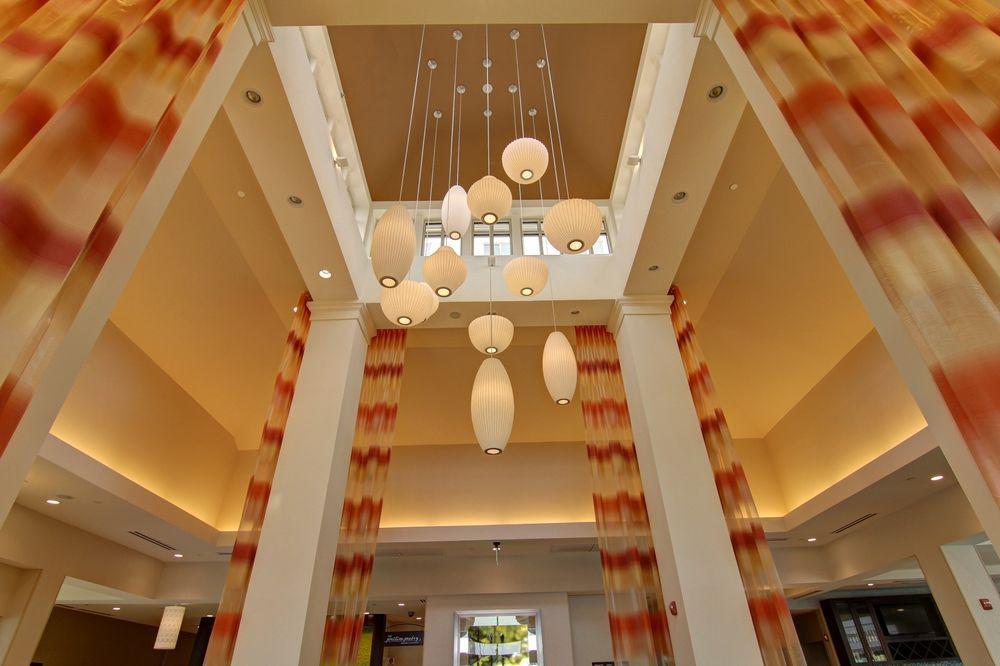 Hilton Garden Inn Woodbridge Dış mekan fotoğraf
